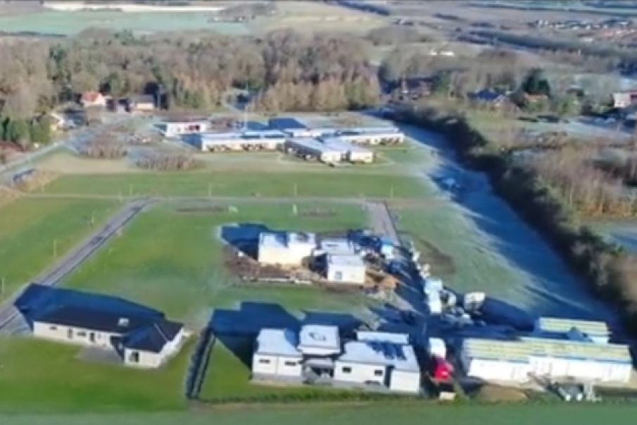 Se dronefilm fra Yderikparken I Tistrup 
