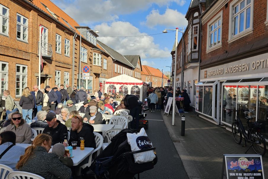 I dag blev Ølgod midtby forvandlet til en festlig oase under arrangementet Late Night.