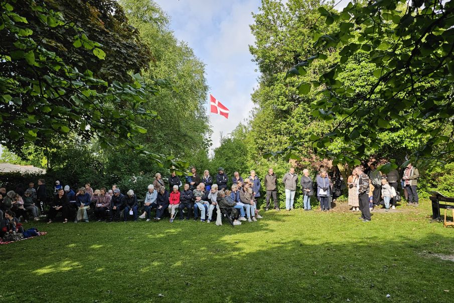 Localnews, vi var i dag til GRUNDLOVSFEST på Skovlund Friskole.