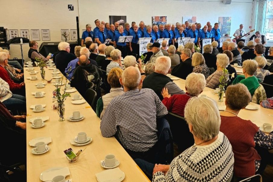 Torsdag eftermiddag var Ølgod Kulturhus fyldt op, der var inviteret til musik og sang.