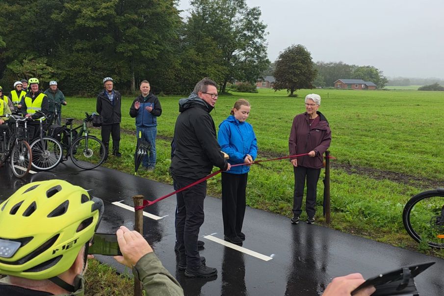 Indslag. Efter 42 års ventetid - Ny cykelsti mellem Strellev og Ølgod indviet